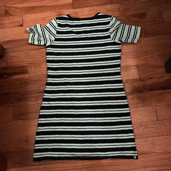 Vineyard vines, teal, and blue t-shirt dress-Medium - Picture 4 of 4